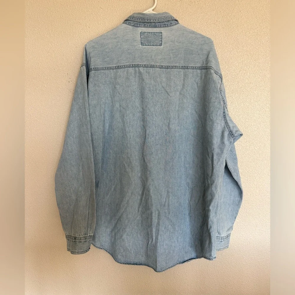 Levi’s Denim button up - Picture 2 of 4